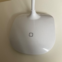 USB／乾電池　2電源タイプ　ラウンド　スタンドライト　箱入りの画像