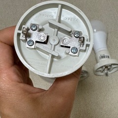 電球とアダプタソケット4個セットと電球1個の画像