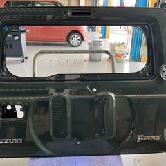 【値下げ】R2年式ジムニー【3BA-JB64W】リアゲートの画像