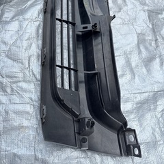ハイエース200系2型グリル中古品の画像