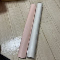 ニトリ　シール壁紙　ホワイトとピンク