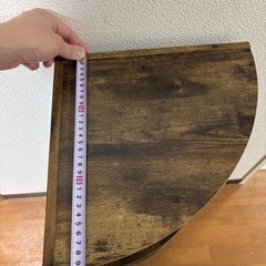 茶色の棚の画像