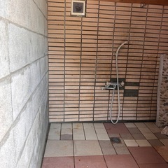 マリンスポーツ後の温水シャワー水道貸せますの画像