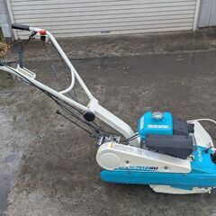 鹿児島発　クボタ 自走式あぜ草刈機４サイクルエンジンウイングモアGC702RD　後進付きの画像