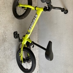 STRIDER 14X イエローキッズバイク　ペダル付き