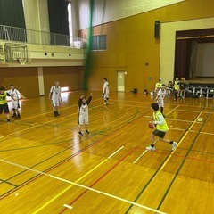行橋バスケットボールサークルは5月22日（木）18時30分から21時、行橋市立仲津中学校の体育館 - 行橋市