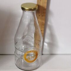 瓶　牛乳瓶　のような　
