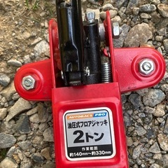 AUTOBACS PRO 油圧式フロアジャッキ 2トン の画像