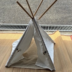 犬猫兼用小屋 ティピー型 白 小型犬用　テントタイプ　ベッドハウス