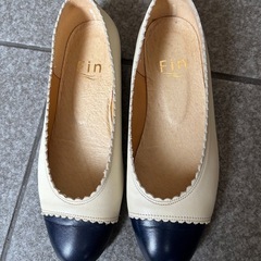 レディース　パンプス　　ローヒール　　23㎝の画像