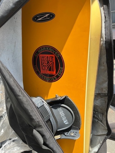 50インチテレビ、スノーボード、アンプ