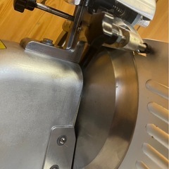【動作確認済み】2021年 テンポス 業務用 ミートスライサー TBMS-220N 100V 回転刃22cm 幅440×奥行390×高さ350(mm) ハムスライサー 大阪の画像