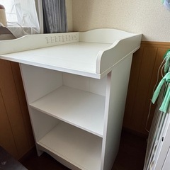 IKEA  オムツ替え台の画像