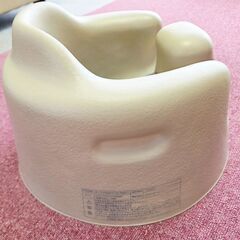 バンボ（Bumbo） ベビーソファ｜クールグレー｜専用腰ベルト付き　中古美品の画像