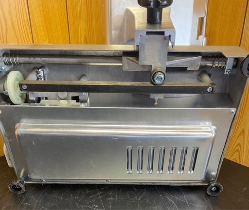 【動作確認済み】2022年 テンポス 業務用 ミートスライサー ハムスライサー TBMS-220N 100V 回転刃22cm 幅440