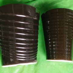 植木鉢　2個セット　黒　カッコいい　陶器製　少し欠けあり　直接引渡しの画像