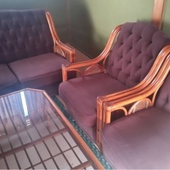 ラタンソファー＆テーブルセットの画像