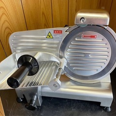 【動作確認済み】2023年 テンポス 業務用 ミートスライサー ハムスライサー TBMS-220N 100V 回転刃22cm 幅440×奥行390×高さ350(mm) 大阪の画像