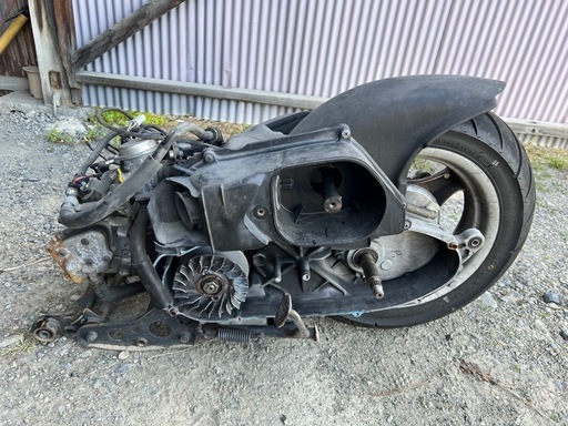 マジェスティ125の エンジンと部品