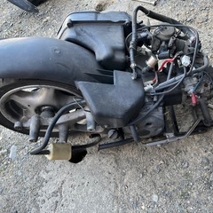 マジェスティ125の エンジンと部品　の画像