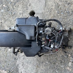 マジェスティ125の エンジンと部品　の画像