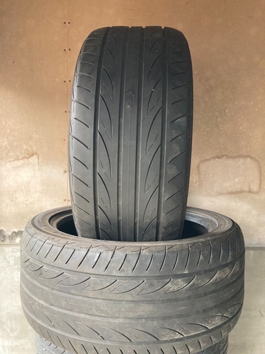 ヨコハマ　ADVAN FLEVA 225/45r18  255/40r18
