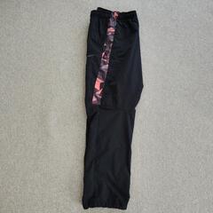 ナイキ サラサラ ウインドパンツ の画像