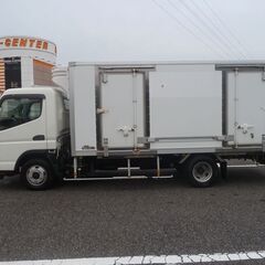 R.3(2021)年 三菱ふそう キャンター -5℃冷凍冷蔵車ATワイドロング ホワイト オートマ　エアコン　パワステ　パワーウィンドウ　ABS　エアバック　車間距離レーダー　ラッシングレール1段　左電動格納ミラー　バックカメラ　ASR　サイドドア4　検付き1年　　16960の画像