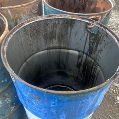 空きドラム缶、蓋なし