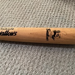 Tokyo Yakult Swallows ロゴ入りの木製バットの画像