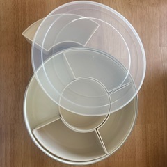レトロなかわいいタッパーの画像