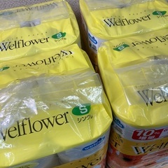 値下げ‼ 1パック225円◆４パック（1パック 12ロール入）シングル トイレットロールペーパー ウエルフラワーの画像