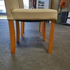 何処にでもある 椅子 2脚セットの画像