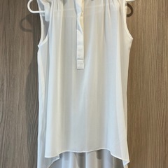 Ｈ＆Ｍホワイトノースリーブ