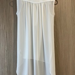 Ｈ＆Ｍホワイトノースリーブブラウスの画像