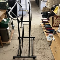 ☆値下げ☆O2505-563 ハンガーラック 高さ調整可キズ汚れ有りの画像