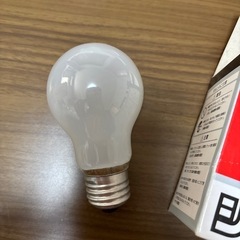 【新品未使用】60w形　電球　一個の画像