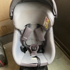 combi チャイルドシート　(ISO-FIX)