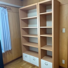 大きな本棚2つ