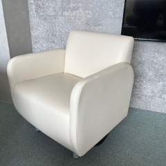 おしゃれなシングルソファの画像