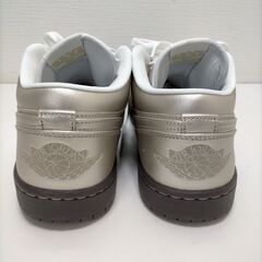 ☆送料無料☆新品・未使用☆ [ナイキ] エア ジョーダン 1 ロー SE W AIR JORDAN 1 LOW SE メタリックジンク/サミットホワイト HQ3529-099 （29㎝）88151-1-060Tの画像