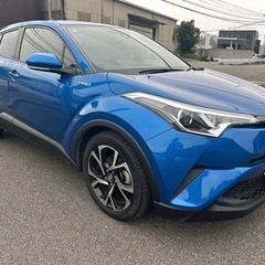 トヨタ　C-HR (ハイブリッド)