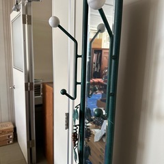 鏡つき椅子の画像