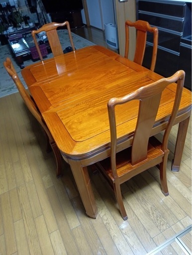 アンティークダイニングテーブル(花梨の木)