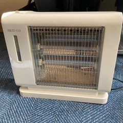 加湿機能付き電気ストーブ