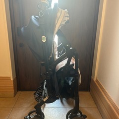 取引中　ベビーカーの画像