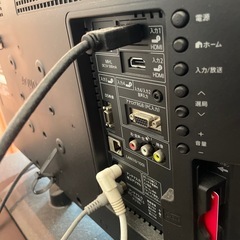 テレビとDVDプレイヤーの画像
