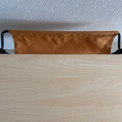 背面ポケット付きテーブルの画像