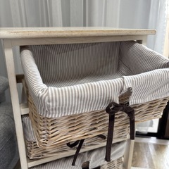 お譲り先決まりました　キャビネットの画像