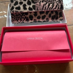 Omnia Crysytal アニマル柄の高級財布　　　　
他サイトにも出品してますのでお早目に の画像